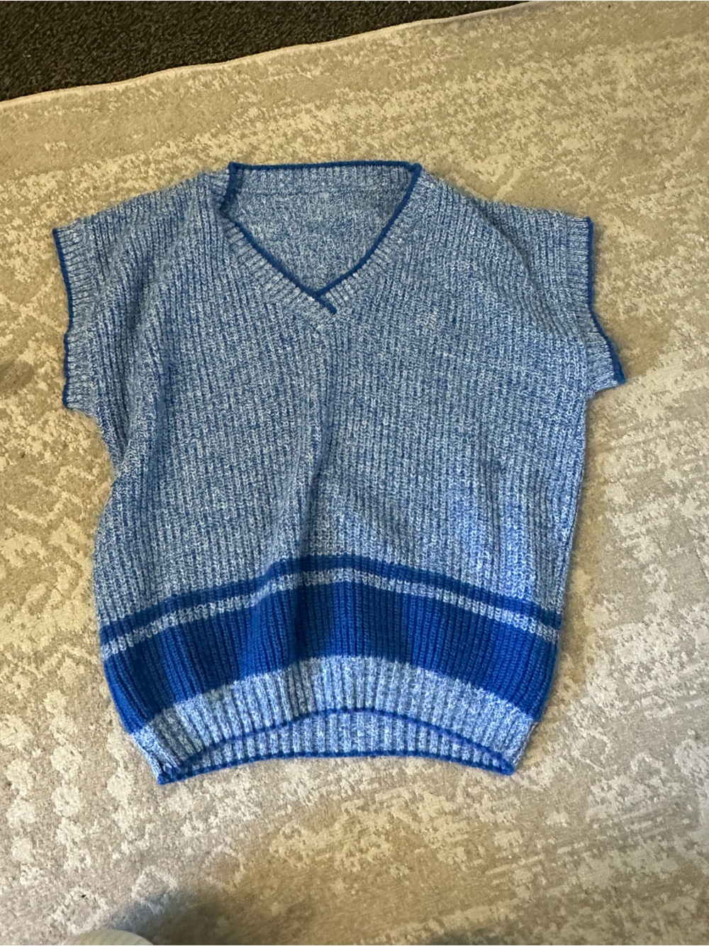 Light Blue V-Neck Short Sleeve Knit Sweater with Navy Band